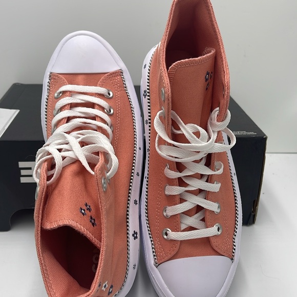 Converse Women's Pink High-Top Platform CONVERSE *
A14266C
CTAS MOVE HI - Picture 12 of 16